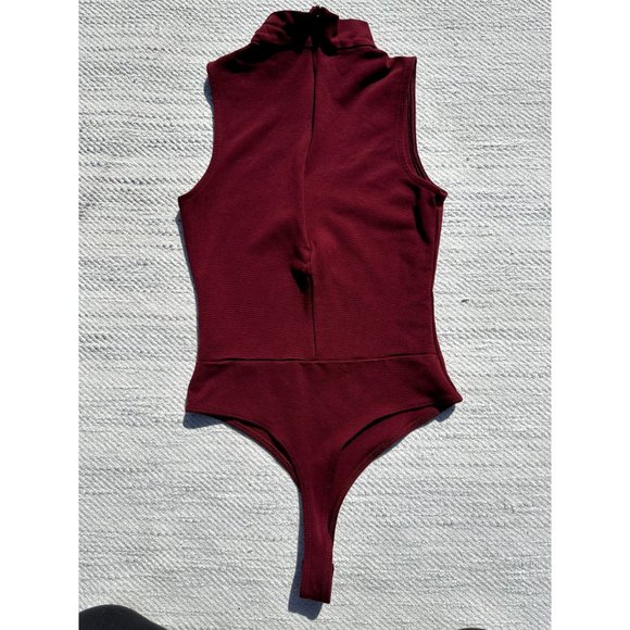 Lulu Womans Small Bodysuit Burgundy Powerhouses V Neck Sleeveless Pull On Modern - Picture 6 of 7